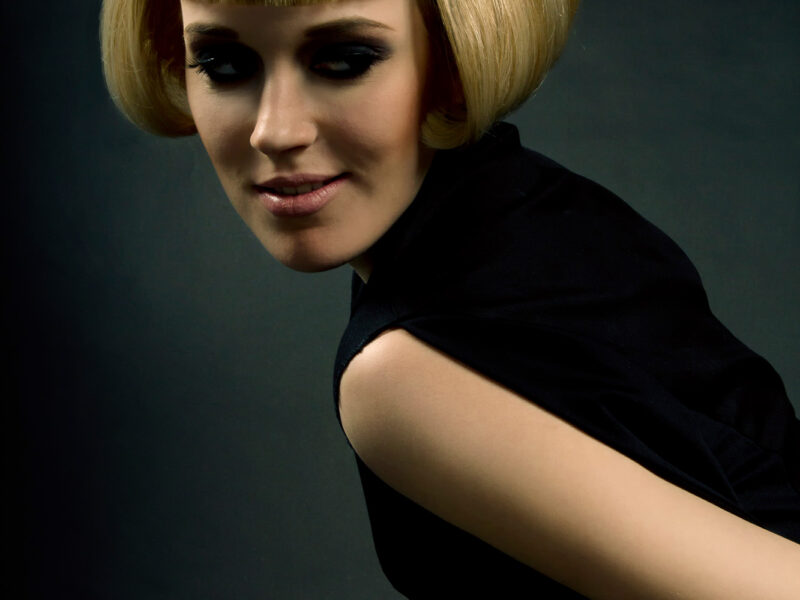 Izvedba photoshootinga Passion Noir v sodelovanju z frizerjem Simonom Volčičem